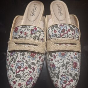 Life Stride Cream Floral Slip-On Mules with Tan Trim